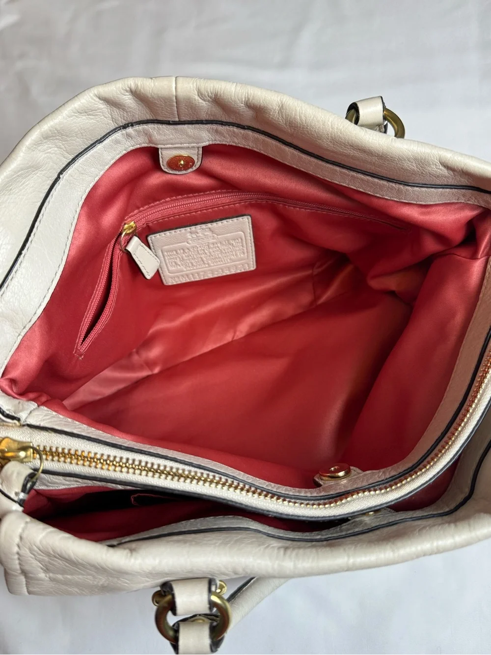 Authentic Coach Madison Flap Carryall – Style 18621